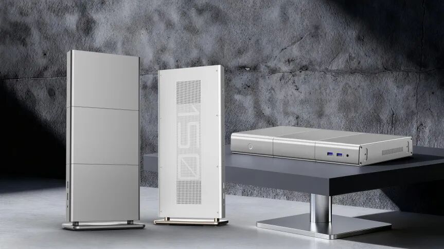 A visitor testing the ergonomic design of a high-end android rugged mobile pda featuring a long-lasting 20000 mah battery mobile solution