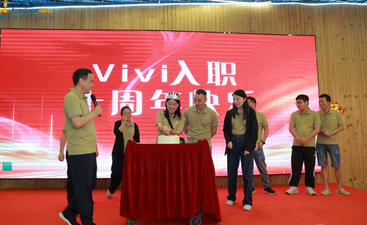 special celebration was held for colleagues marking their 10 años de aniversario with the company