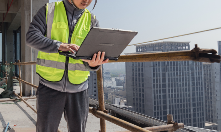 FuncionYo como altamente durable Estación de trabajo móvil al aire libreEstas platafOmas de trabajo pesado acOtan la brecha entre el software de diagnóstico complejo y las realidades impredecibles y hostiles del mundo natural.